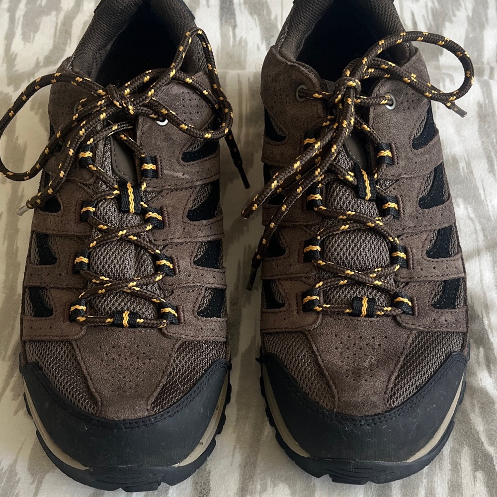 Men's Columbia Hiking Shoes EUC